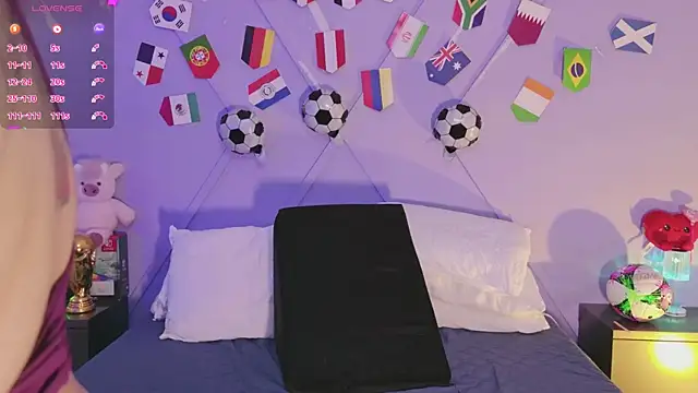 emmajohnss online show from July 9, 2026, 4:02 am