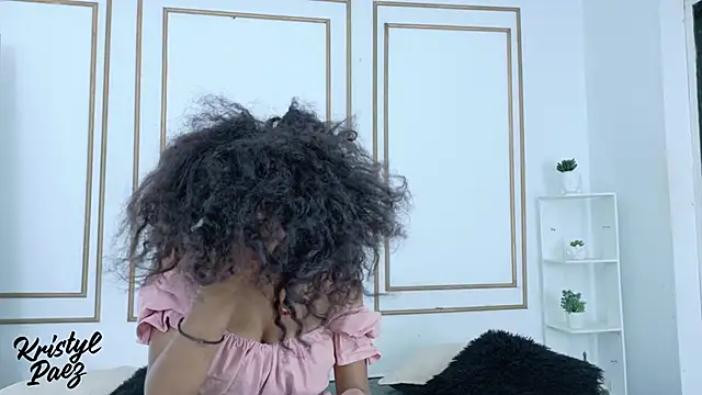 kristyl paez online show from December 16, 2025, 8:24 pm