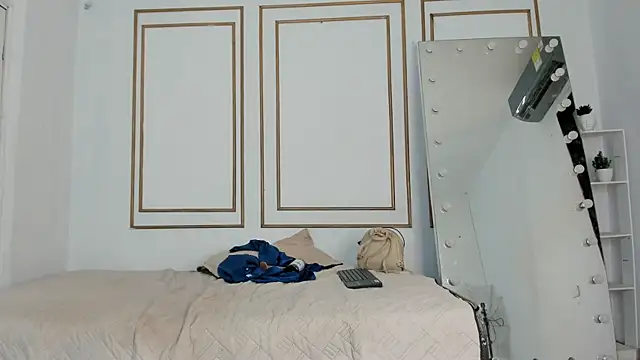 kristyl paez online show from February 24, 2026, 7:04 pm