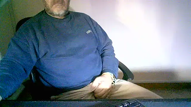 Snapshot of Greek_Passion chatting on March 8, 2026, 7:11 am Greek Passion online show from March 8, 2026, 7:11 am