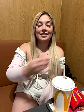 Snapshot of CherryAuroraa chatting on December 22, 2025, 2:17 pm CherryAuroraa online show from December 22, 2025, 2:17 pm