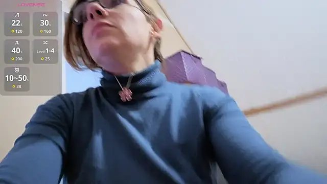 Lina lou4 online show from January 7, 2026, 4:34 pm