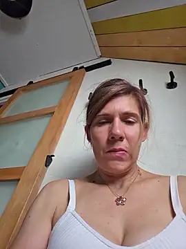 Lina lou4 online show from July 7, 2026, 3:26 pm