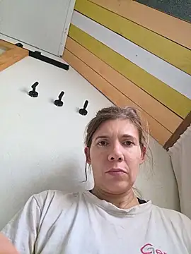 Lina lou4 online show from July 24, 2026, 11:17 am