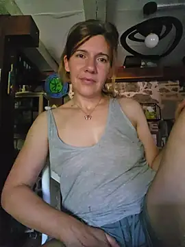 Lina lou4 online show from June 25, 2026, 4:23 pm