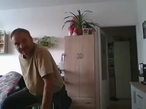 82liska online show from September 17, 2025, 12:07 pm