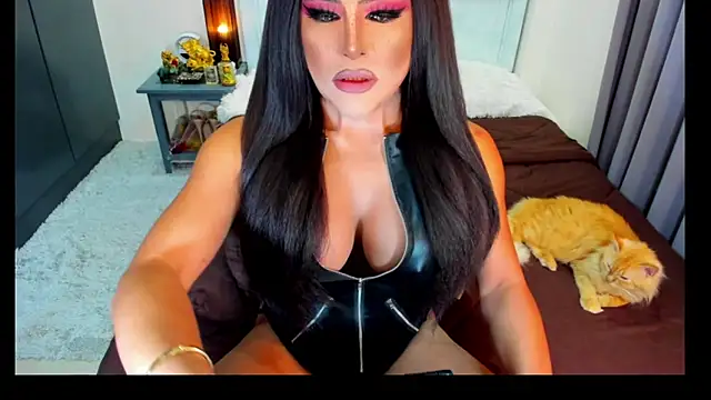 Snapshot of MissNaughtyTyra chatting on May 28, 2026, 12:29 am MissNaughtyTyra online show from May 28, 2026, 12:29 am