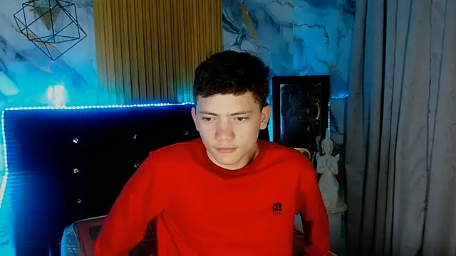 Snapshot of cruz_dante chatting on March 13, 2026, 10:15 pm cruz dante online show from March 13, 2026, 10:15 pm