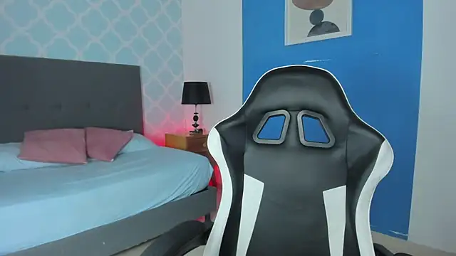 cora 22 online show from September 9, 2025, 12:47 pm