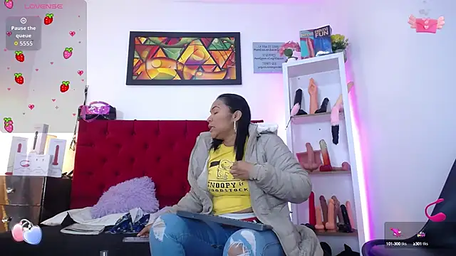 louise nails online show from September 26, 2025, 12:01 pm