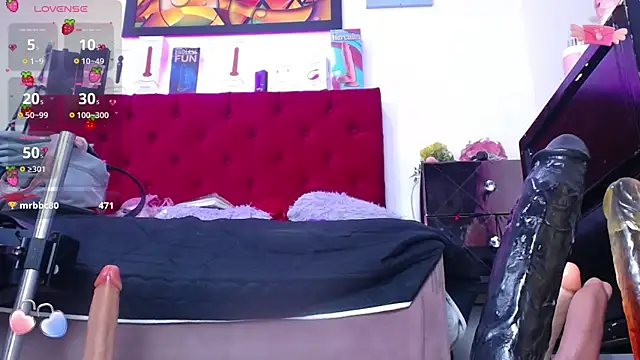 louise nails online show from September 17, 2025, 12:18 pm