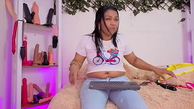 louise nails online show from June 19, 2026, 5:41 pm