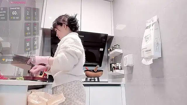 Vivian-6 online show from March 12, 2026, 12:38 am