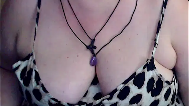 Snapshot of mayasmith chatting on June 17, 2026, 8:36 am mayasmith online show from June 17, 2026, 8:36 am