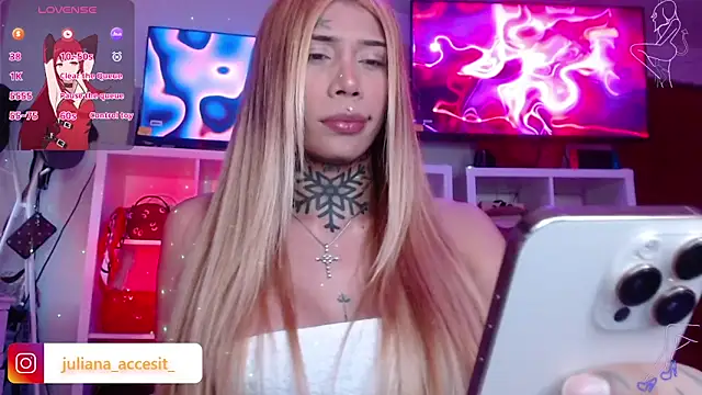 caroline cossei online show from November 1, 2025, 10:03 pm