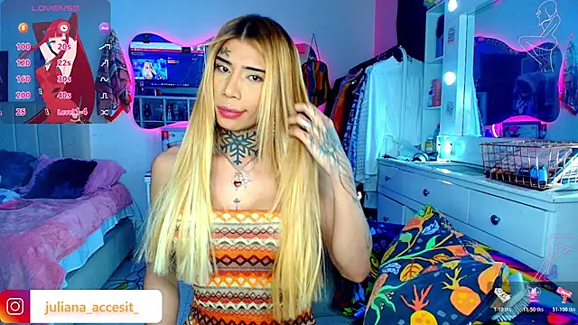 caroline cossei online show from April 21, 2026, 1:42 am
