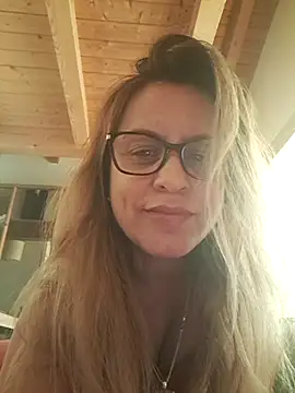 OliviaLewis online show from November 6, 2025, 10:08 am