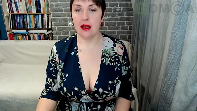 Snapshot of Rainbow_lady chatting on February 1, 2026, 3:38 am Rainbow lady online show from February 1, 2026, 3:38 am