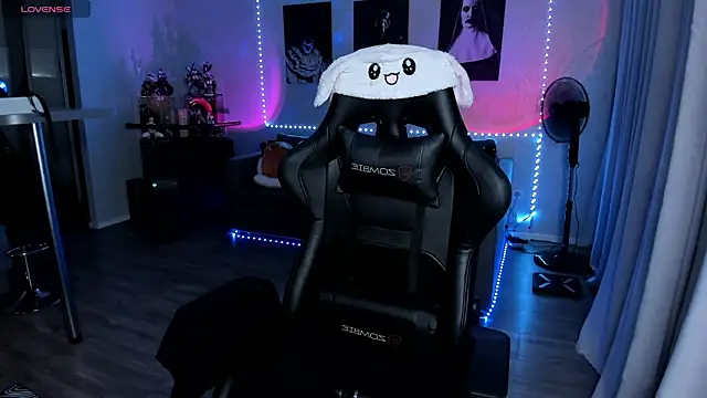 RachelQueen  online show from August 9, 2026, 9:04 am