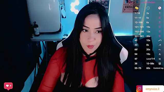 Emmy Ruiz online show from February 13, 2025, 10:22 pm