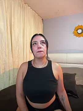 Snapshot of Freyja_soh chatting on July 4, 2026, 3:38 pm Freyja soh online show from July 4, 2026, 3:38 pm