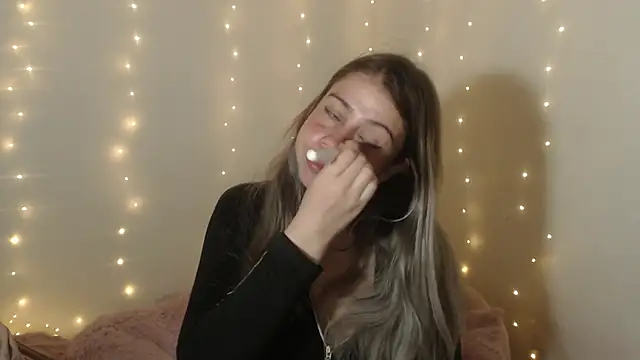 SweetSofty online show from February 16, 2026, 9:45 pm