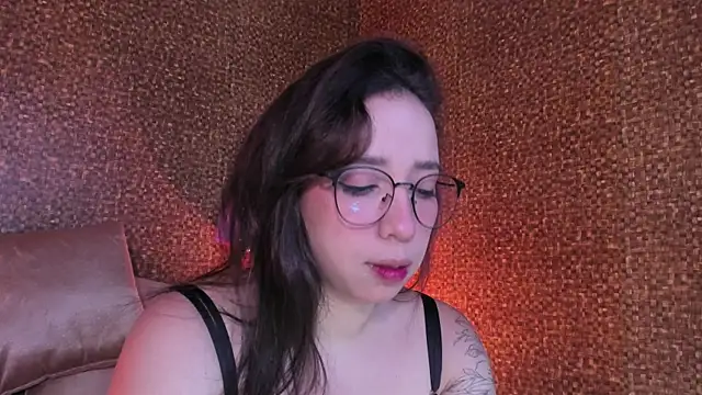 Snapshot of Apartment28 chatting on June 30, 2026, 2:11 am Apartment28 online show from June 30, 2026, 2:11 am