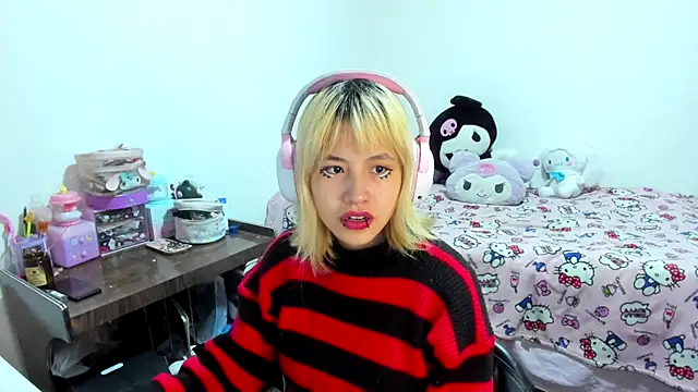 Akane-Mou online show from September 19, 2025, 6:39 am