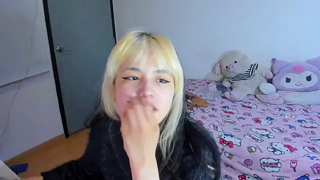 Akane-Mou online show from March 11, 2025, 8:30 am