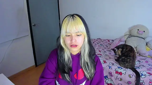 Akane-Mou online show from March 9, 2025, 8:07 am