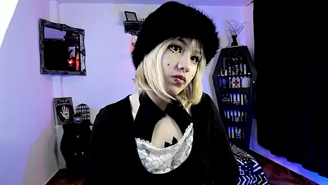 Akane-Mou online show from October 8, 2025, 1:23 pm