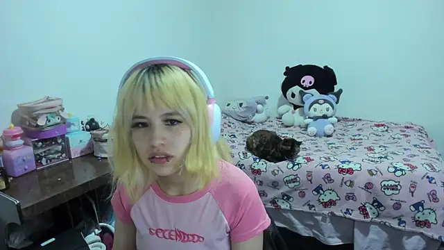 Akane-Mou online show from September 18, 2025, 6:38 am