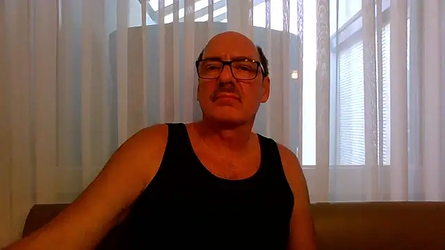 Snapshot of giesidie_1 chatting on December 4, 2025, 9:52 am giesidie 1 online show from December 4, 2025, 9:52 am