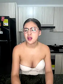 sofia henaok online show from October 8, 2025, 11:16 pm