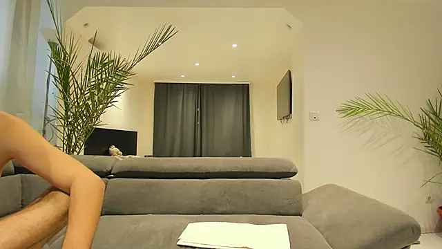 MissPanthera online show from January 2, 2025, 1:30 pm