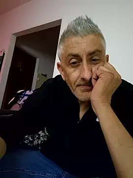 cuci45 online show from April 11, 2026, 10:57 pm