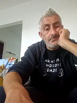 Snapshot of cuci45 chatting on September 26, 2025, 3:19 pm cuci45 online show from September 26, 2025, 3:19 pm