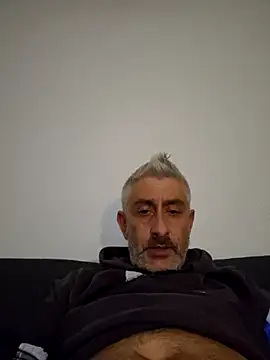 Snapshot of cuci45 chatting on February 1, 2026, 12:20 am cuci45 online show from February 1, 2026, 12:20 am