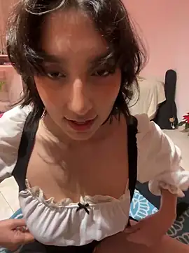 Snapshot of aurora_xoxo chatting on December 11, 2024, 5:00 am aurora xoxo online show from December 11, 2024, 5:00 am