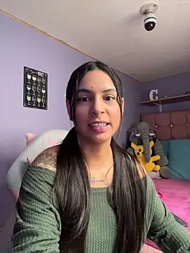 charlotte stevenss  online show from September 14, 2025, 2:39 pm