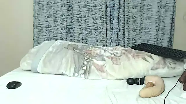 BELINDAXXXXX online show from March 16, 2026, 1:35 am