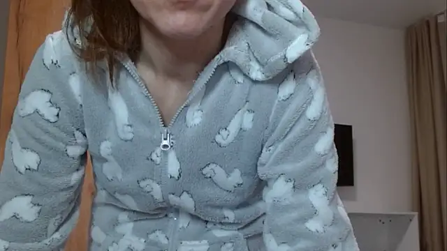 Snapshot of Popppka chatting on February 16, 2025, 2:10 pm Popppka online show from February 16, 2025, 2:10 pm