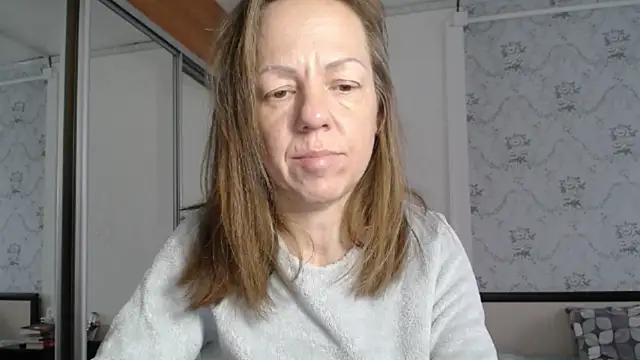 Snapshot of Popppka chatting on November 27, 2025, 12:27 pm Popppka online show from November 27, 2025, 12:27 pm