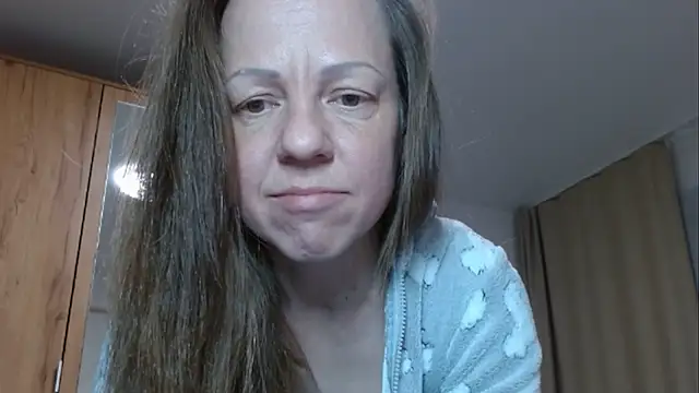 Snapshot of Popppka chatting on February 15, 2025, 10:21 pm Popppka online show from February 15, 2025, 10:21 pm