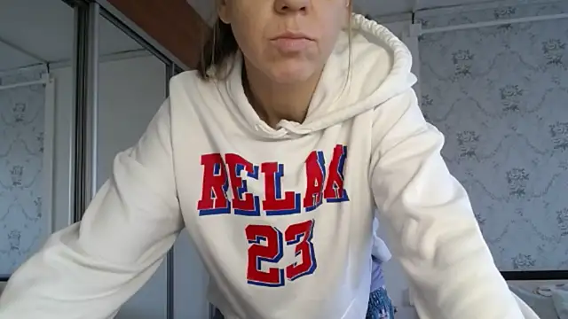 Snapshot of Popppka chatting on November 15, 2025, 11:14 am Popppka online show from November 15, 2025, 11:14 am