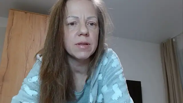 Snapshot of Popppka chatting on February 14, 2025, 7:33 pm Popppka online show from February 14, 2025, 7:33 pm