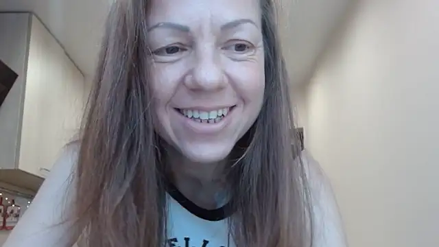 Snapshot of Popppka chatting on December 24, 2024, 11:28 am Popppka online show from December 24, 2024, 11:28 am