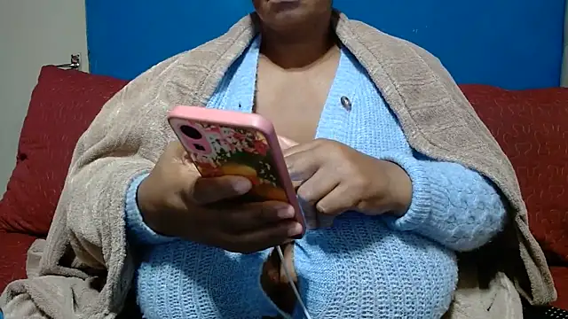 CUTEFIRMMELONSS online show from June 11, 2026, 3:58 am