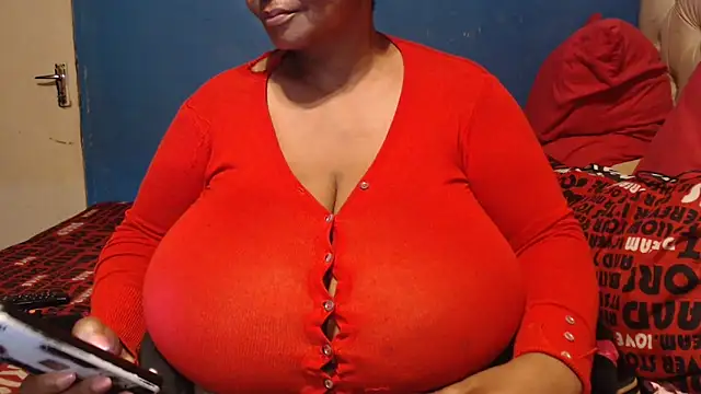 CUTEFIRMMELONSS online show from November 6, 2025, 7:18 pm