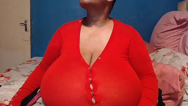 CUTEFIRMMELONSS online show from October 4, 2025, 8:32 pm